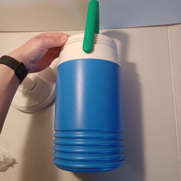 IGLOO Classics Half Gallon Water Jug Cooler Blue Green Handle - Picture 6 of 10